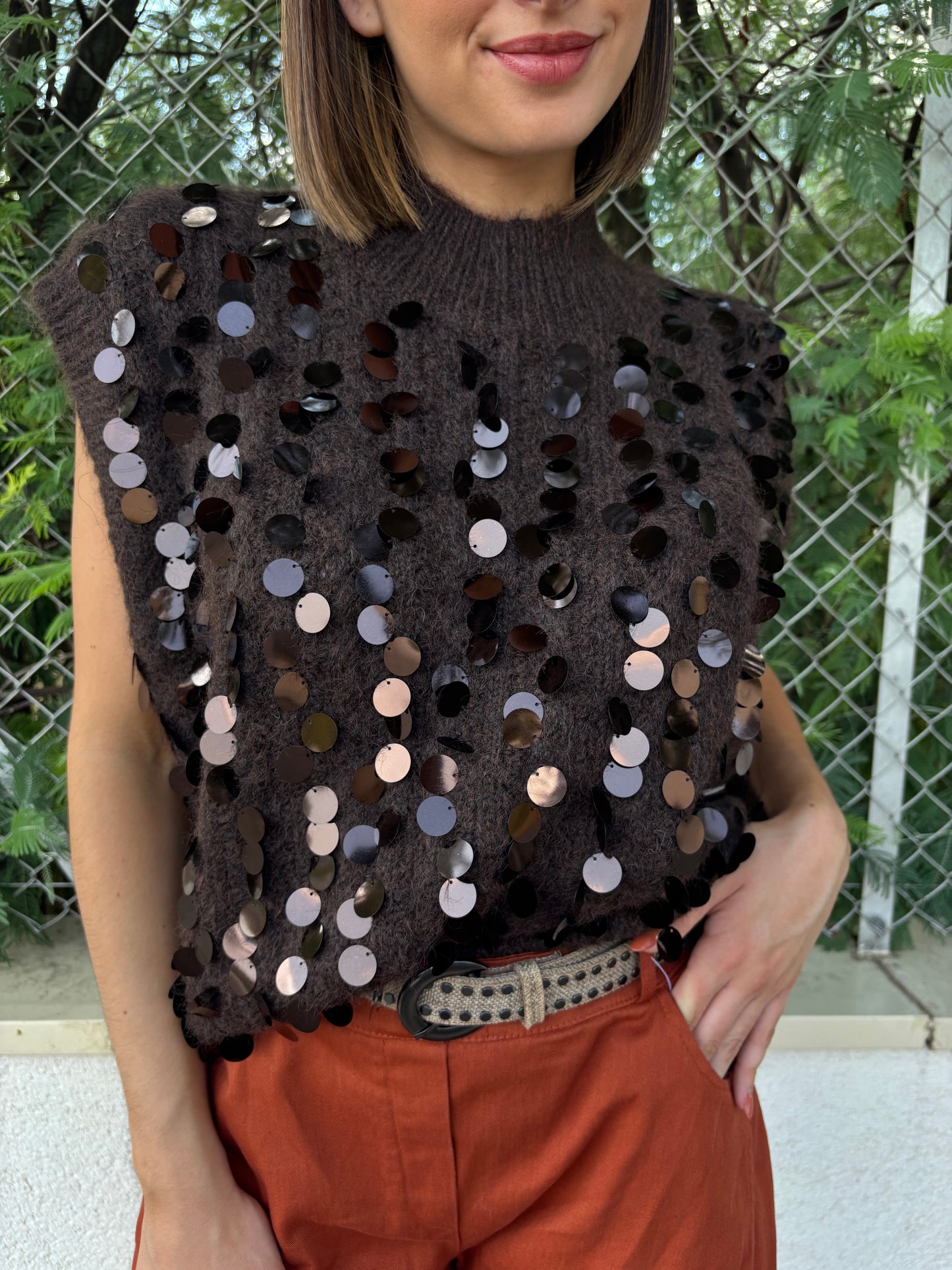 ROMY Pull sans manche à gros sequins