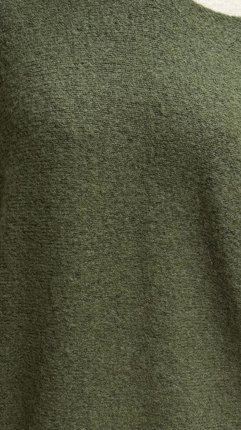 LAURA Pull épaule dénudée