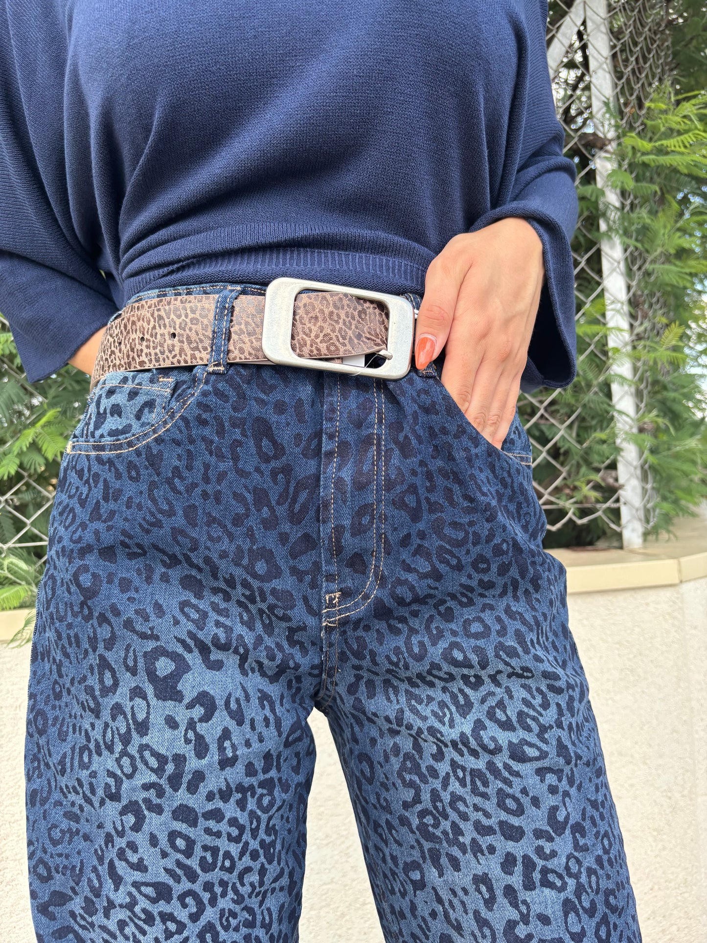 LOU jean impression léopard avec sa ceinture
