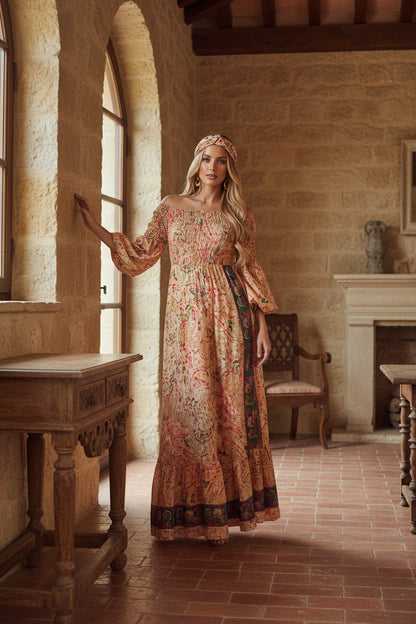 677 Robe en soie épaule